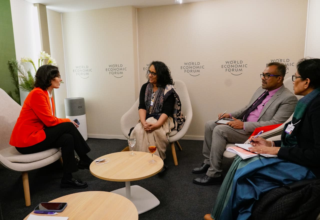 ஐ.நா. அபிவிருத்தி திட்டத்தின் உயர்மட்ட குழுவினருடனான பிரதமர் ஹரிணி சந்திப்பு