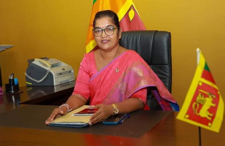 12வயதுக்குட்பட்டோரின்  சமூக வலைத்தள பயன்பாட்டை கட்டுப்படுத்துவதில் கவனம்: அமைச்சர் சாவித்திரி