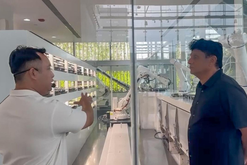 சிங்கப்பூரின் தொழில்துறை புத்தாக்க  மாவட்டத்திற்கு சஜித் களவிஜயம்