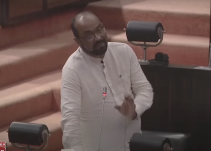 எரிபொருள் விநியோகத்தில் எவ்விதமான பதிப்புமில்லை - அமைச்சர் குமார ஜயகொடி