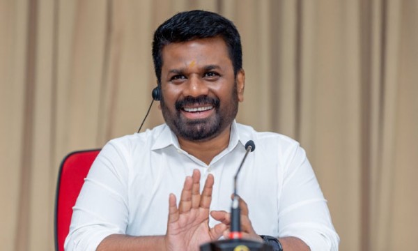 ஏப்ரல் 20 ஆம் திகதி வரை எரிவாயு விநியோகத்தில் தட்டுப்பாடு ஏற்படாது - சர்வகட்சித் தலைவர் கூட்டத்தில் ஜனாதிபதி