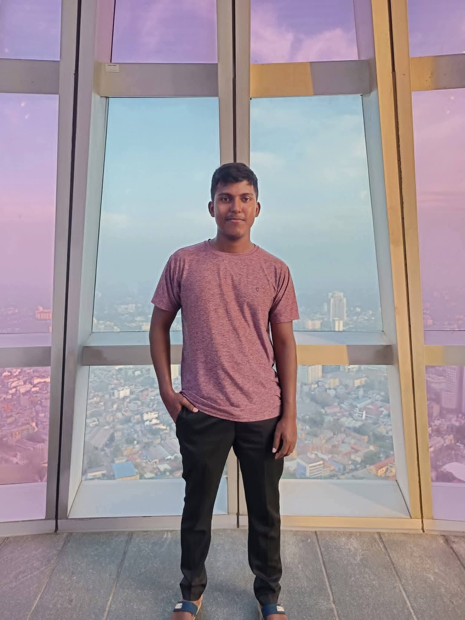 பௌதிக விஞ்ஞானப் பிரிவில் கிளிநொச்சி மகா வித்தியாலய மாணவன்  தேவேந்திரன் திருக்குமரன் சாதனை