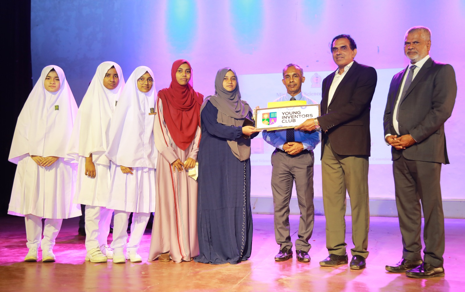 கிழக்கு மாகாணத்தில் STEM கல்வியை ஊக்குவிக்க 100 புதிய அறிவியல் கழகங்கள் மற்றும் கண்டுபிடிப்பாளர் கழகங்கள்