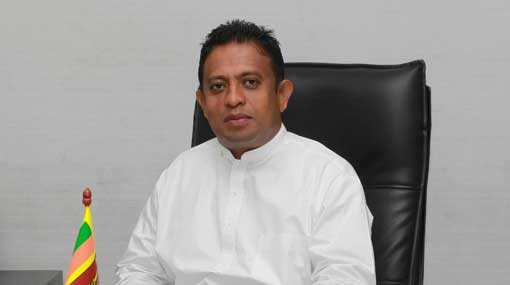 நீலநிற பேருந்தை இலக்கு வைத்து அரசாங்கம் செயற்படுகிறது: சந்திம வீரக்கொடி