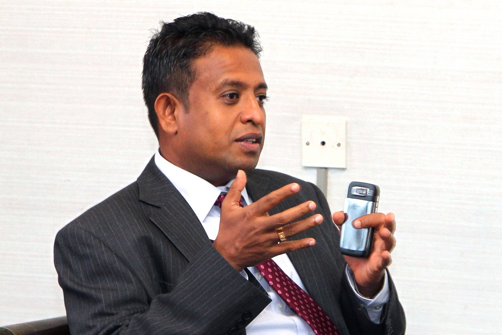 அரசியல் உரிமைகளை அரசாங்கம் பலவந்தமாக மீளப் பெற முயற்சி: சந்திம வீரக்கொடி