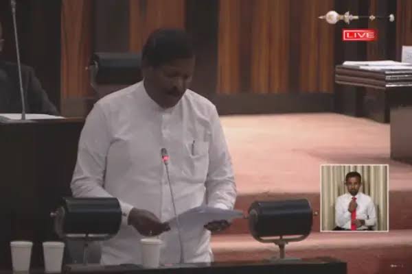குழந்தைகளை மரியாதையுடனும் வளர்க்கக்கூடிய சூழலை அரசு உருவாக்க வேண்டும் - ரவிகரன் எம்.பி