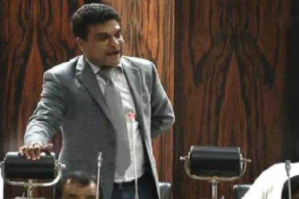 இலஞ்ச, ஊழல் ஆணைக்குழுவின் தலைவர் ஜே.வி.பியின் சட்ட பிரிவு உறுப்பினர்: நளின் பண்டார எம்.பி.