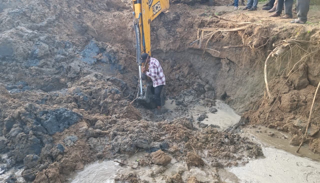 முல்லைத்தீவில் விடுதலைப்புலிகளின் ஆயுதங்களை தேடி அகழ்வு