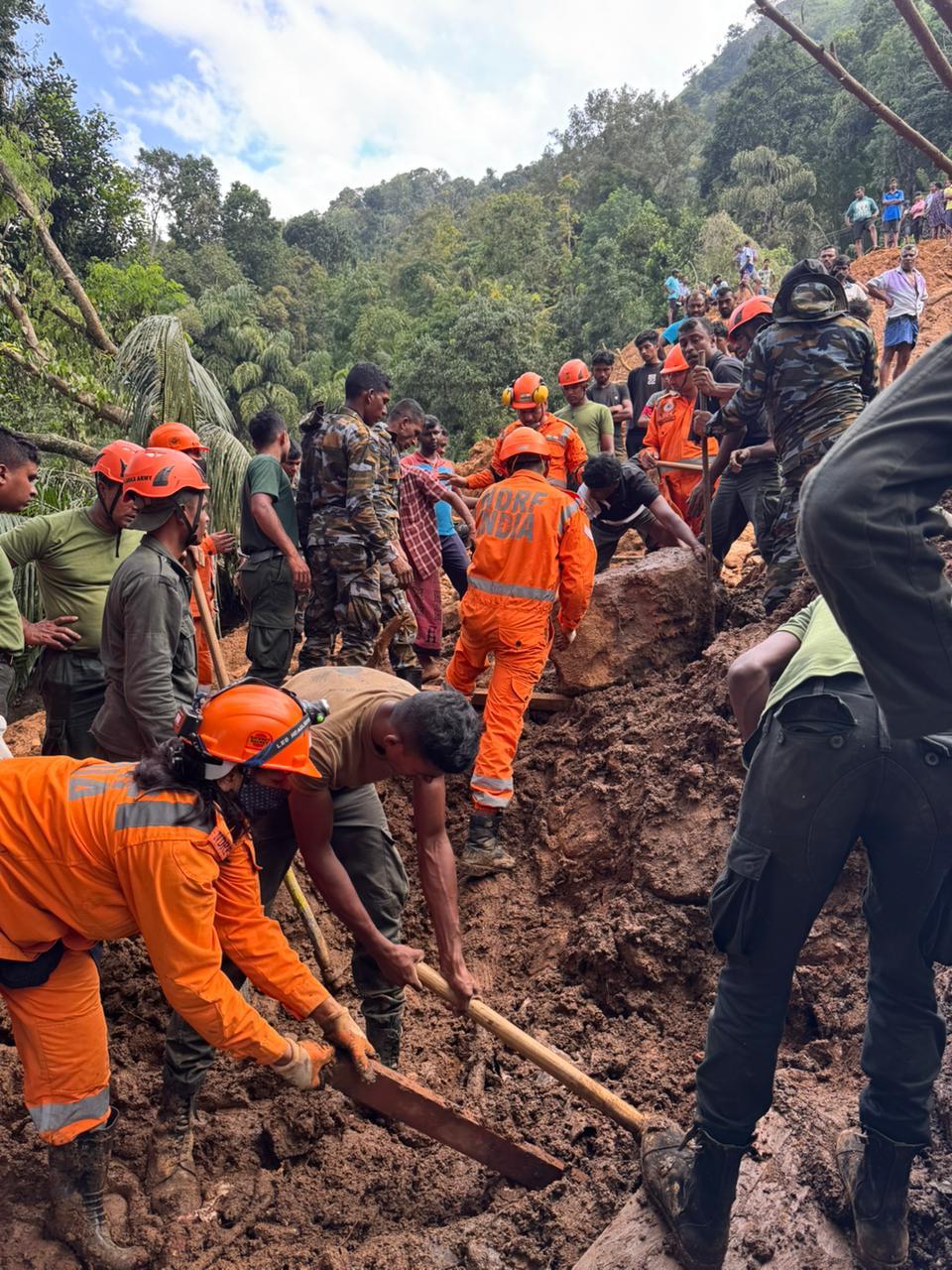 தித்வா புயலின் தாக்கம்;  பலியானோர் எண்ணிக்கை 465