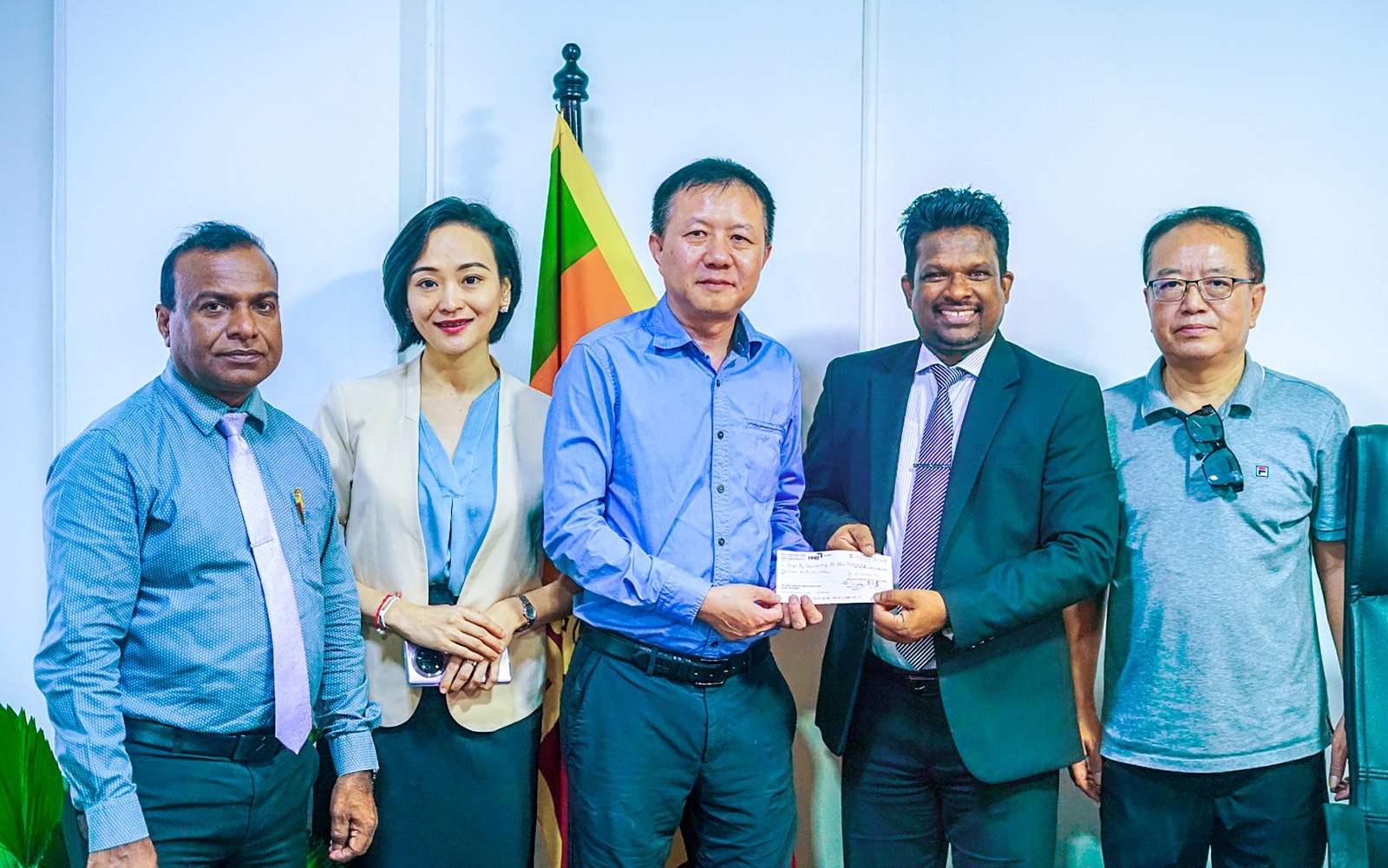 வெளிநாட்டு சீன  சங்கம் நன்கொடை