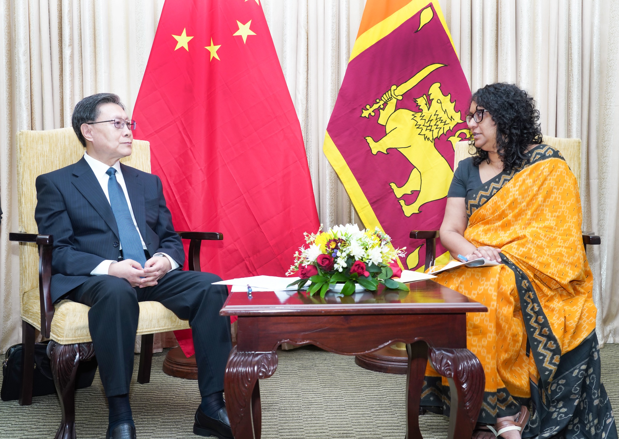 சீன தேசிய மக்கள் காங்கிரஸின் உப தலைவர் பிரதமர் கலாநிதி ஹரிணி அமரசூரியவுடன் சந்திப்பு