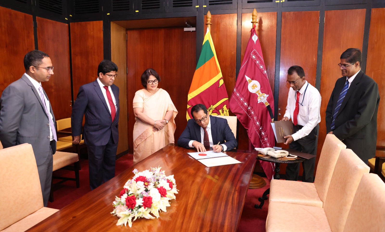 மூன்று சட்டங்களுக்கு  சபாநாயகர் சான்றுரை