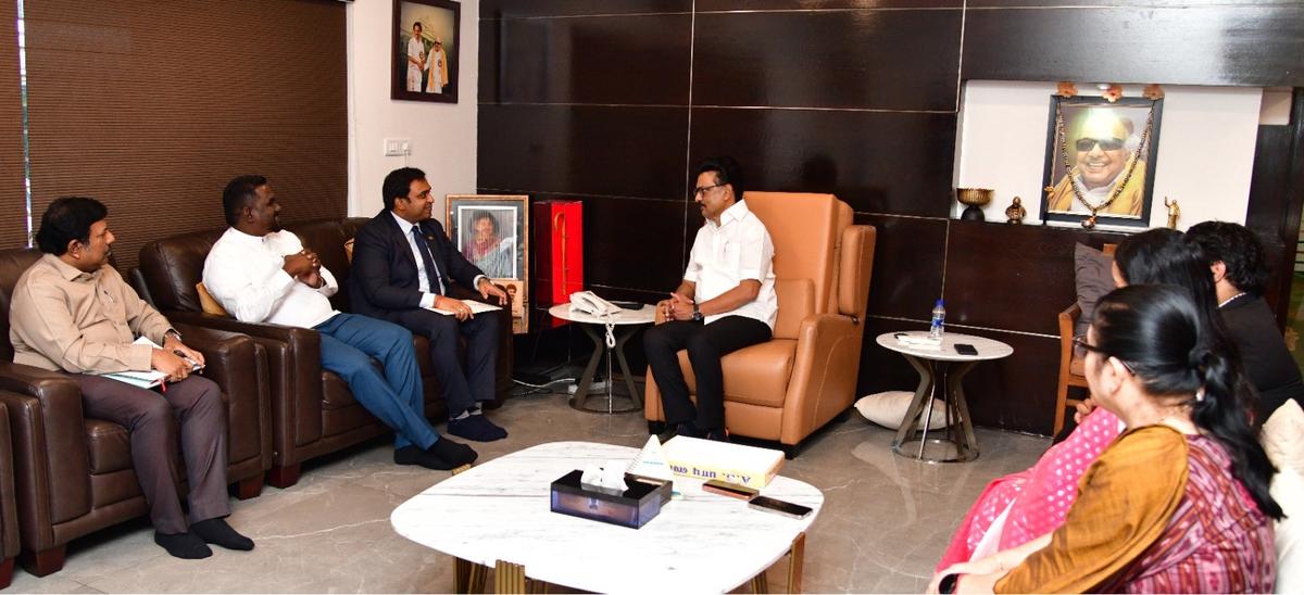 தமிழக முதல்வர் ஸ்டாலினுடன் பிரதி அமைச்சர் சுந்தரலிங்கம் பிரதீப் சந்திப்பு