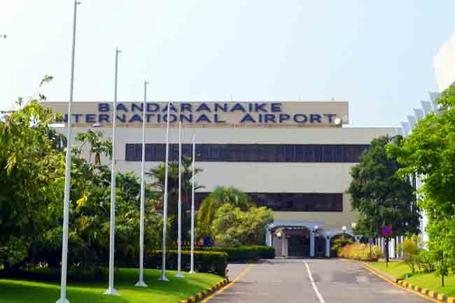 டோஹாவிலிருந்து கட்டுநாயக்க வந்த  விமானத்தில் வெடிகுண்டு புரளி