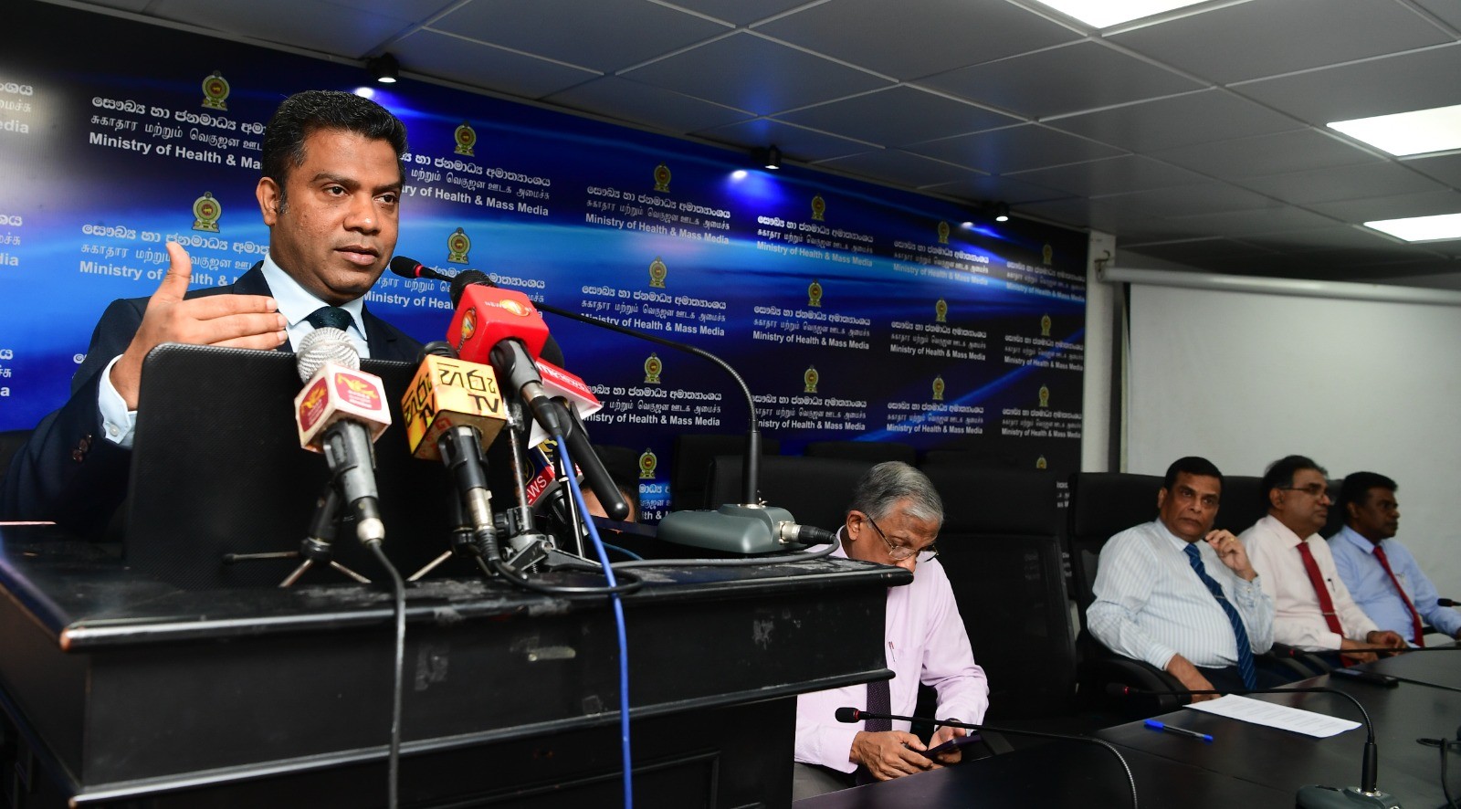 தவறான தகவல்களை பரப்பும் ஊடகங்களின் உரிமம் இரத்து செய்யப்படும்: அமைச்சர் நளிந்த ஜயதிஸ்ஸ