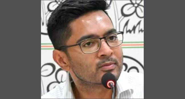 தேர்தலின் போது ஆத்திரமூட்டும் வகையில் பேசியதாக அபிஷேக் பானர்ஜி மீது புகார்