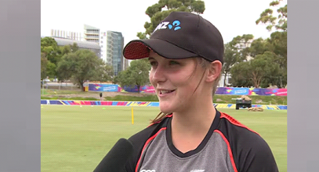 2-வது டி20 சதம் அடித்துள்ளார் அமெலியா கெர்