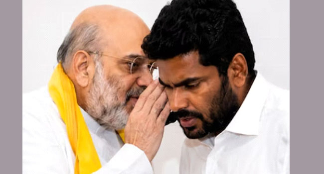 காதில் அமித்ஷா கிசுகிசுத்ததை வெளிப்படுத்துகிறார் அண்ணாமலை