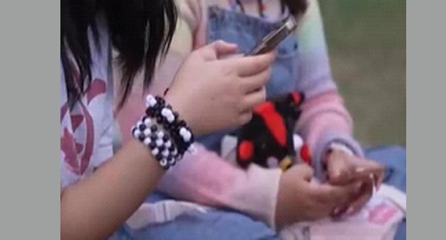 ஆஸ்திரேலியா 16 வயதுக்குட்பட்டவர்களுக்கான சமூக ஊடக தடையை அமல்படுத்துகிறது