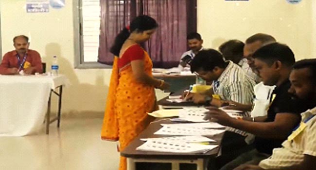 பீகாரில் முதல் கட்ட வாக்குப்பதிவில் 64.66% வாக்குகள் பதிவாகியுள்ளன