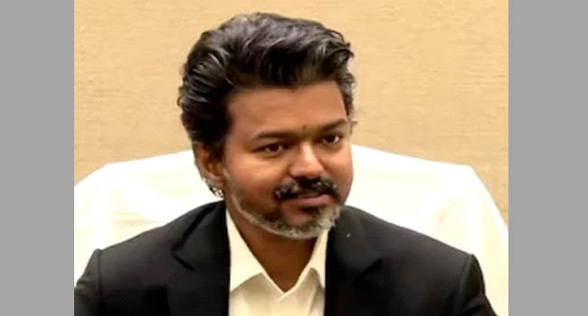 சென்னை உயர்நீதிமன்றத்தில் தமிழை முதன்மை மொழியாக அறிவிக்கத் தீர்மானம் கொண்டு வருகிறார் விஜய்