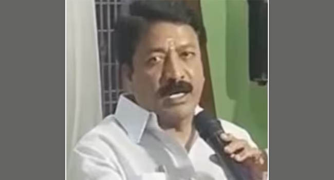 சி.வி.சண்முகத்தை கட்சி பதவியில் இருந்து நீக்கியது அதிமுக