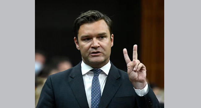 கன்சர்வேடிவ் எம்.பி மாட் ஜெனிரோக்ஸ் லிபரல் காகசில் இணைகிறார்: கார்னி