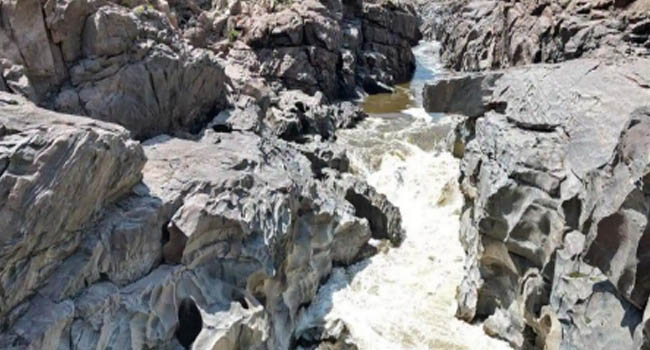மேகதாது அணை கட்ட கர்நாடகாவுக்கு தடையில்லை - தமிழகத்திற்கு பின்னடைவை தந்த மத்திய அரசின் பதில்