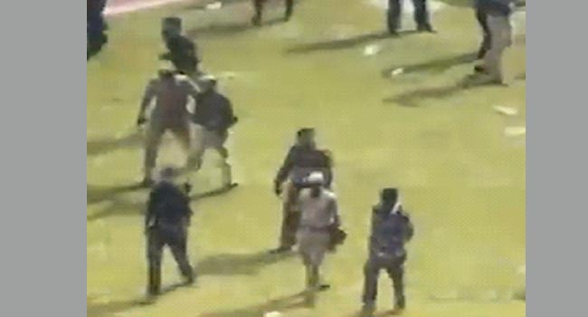 மெஸ்சியின் கொல்கத்தா நிகழ்வில் தவறான நிர்வாகம், ரசிகர்கள் பாட்டில்களை வீசினர்