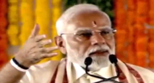 தலைவர்கள் எனக்கு எழுதுகிறார்கள், ஆனால் யாரும் தமிழில் கையெழுத்திடுவதில்லை: பிரதமர்
