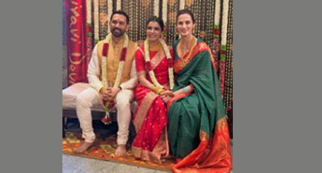 நடிகை சமந்தா, திரைப்பட இயக்குநர் ராஜ் நிடிமோருவை திருமணம் செய்து கொண்டார்