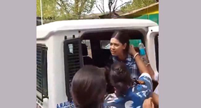 புத்திசாலி மாணவி என்பதால் வழக்கை ரத்து செய்ய முடியாது: நீதிமன்றம்