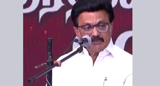 பெண்களுக்கு ரூ.2,000, ஓய்வூதிய உயர்வு, இலவச மின்சாரம்: திமுகவின் தமிழக தேர்தல் அறிக்கை