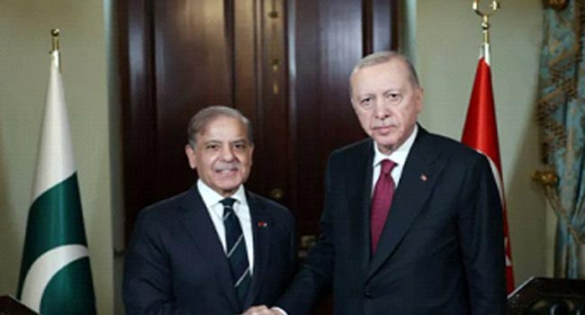 ஆப்கானிஸ்தானுடன் சமாதான ஒப்பந்தத்திற்கு அழுத்தம் கொடுக்க துருக்கி தூதுக்குழு பாகிஸ்தானை சந்திக்கிறது