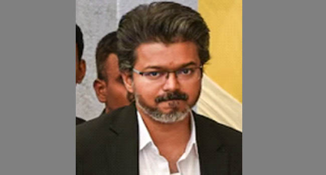 எனது ஆடைகளைப் போலவே எனது அரசியலும் கருப்பு வெள்ளையாக இருக்கும்: விஜய்