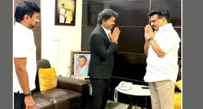 தமிழக முன்னாள் முதல்வர் மு.க.ஸ்டாலினுடன் விஜய் சந்திப்பு